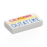 Visuel indicatif Rebrickable de Tuile 1 x 2 avec rayures jaunes, motif imprimé rouge 'CALIFORNIA', bleu 'OUTATIME' (Tile 1 x 2 with Yellow Stripes, Red 'CALIFORNIA', Blue 'OUTATIME' Print)