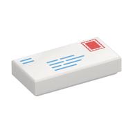 Visuel indicatif Rebrickable de Tuile 1 x 2 avec enveloppe postale, adresses bleues, motif imprimé timbre rouge et blanc (Tile 1 x 2 with Mail Envelope, Blue Addresses, Red and White Stamp Print)