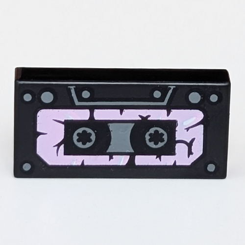 Visuel indicatif Rebrickable de Tuile 1 x 2 avec motif imprimé cassette endommagé (Tile 1 x 2 with Damaged Cassette Tape Print)