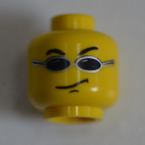Tête de minifigurine snap lockitt, lunettes avec petites lunettes de soleil noires, motif imprimé sourire en coin [tenon creux bouché] (Minifig Head Snap Lockitt, Glasses with Small Black Sunglasses, Smirk Print [Blocked Open Stud])
