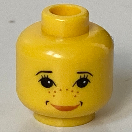 Tête de minifigurine Ginny Weasley, lèvres roses, fossettes de joue, taches de rousseur, les yeux brillants motif imprimé [tenon creux bouché] (Minifig Head Ginny Weasley, Pink Lips, Cheek Dimples, Nose Freckles, Bright Eyes Print [Blocked Open Stud])