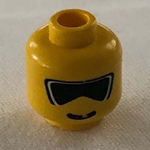 Tête de minifigurine, lunettes avec des lunettes de ski foncé motif imprimé [tenon creux bouché] (Minifig Head, Glasses with Dark Ski Goggles Print [Blocked Open Stud])