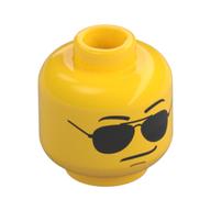 Tête de minifigurine, lunettes de soleil noir et argent, menton fossette, grim bouche motif imprimé (Minifig Head, Black and Silver Sunglasses, Chin Dimple, Grim Mouth Print)