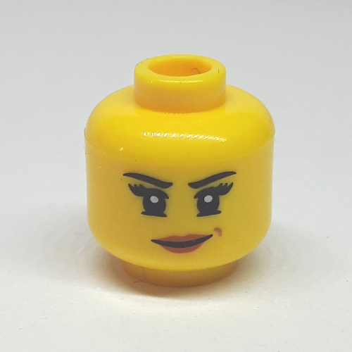 Tête de minifigurine Nya, sourire déséquilibré avec lèvres roses / lunettes mécaniques et casque motif imprimé (Minifig Head Nya, Lopsided Grin with Pink Lips / Mechanical Goggles and Headset Print)