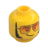 Tête de minifigurine de bande de roulement octane, lunettes de soleil orange avec des cadres argentés, sourire déséquilibré, épais favoris motif imprimé (Minifig Head Tread Octane, Orange Sunglasses with Silver Frames, Lopsided Grin, Thick Sideburns Print)