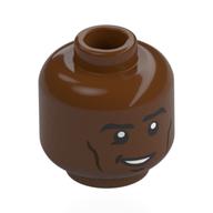 Tête de minifigurine Machine de guerre / Val-Zod, sourcils épais, lignes de joue marron foncé, sourire lopside avec motif imprimé de dents (Minifig Head War Machine / Val-Zod, Thick Eyebrows, Dark Brown Cheek Lines, Lopsided Smile with Teeth Print)