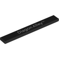 Visuel indicatif Rebrickable de Tuile 1 x 8 avec motif imprimé blanc 'Diagon Alley' (Tile 1 x 8 with White 'Diagon Alley' Print)