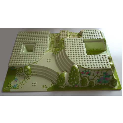 Visuel indicatif Rebrickable de Plaque de base surélevée 32 x 48 x 6 avec marches avant et arrière et motif imprimé jardin vert (Baseplate Raised 32 x 48 x 6 with Front and Back Steps and Green Garden Print)