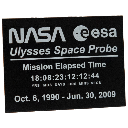 Visuel indicatif Rebrickable de Brique incliné 10° 6 x 8 avec motif imprimé de la sonde spatiale Ulysse de la NASA (Brick Sloped 10° 6 x 8 with NASA ESA Ulysses Space Probe Print)