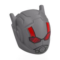 Casque avec antennes et casque et bandes rouges, motif imprimé Visière rouge foncé (Ant-Man) (Helmet with Antennae and Headphones and Red Stripes, Dark Red Visor Print (Ant-Man))