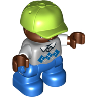Visuel indicatif Rebrickable de Figurine Duplo enfant avec casquette vert citron, avec pull gris bleuté clair et cravate sur chemise blanche - visage brun foncé - jambes bleues (Duplo Figure Child with Cap Lime, with Light Bluish Gray Sweater and Tie over White Shirt - Dark Brown Face - Blue Legs)