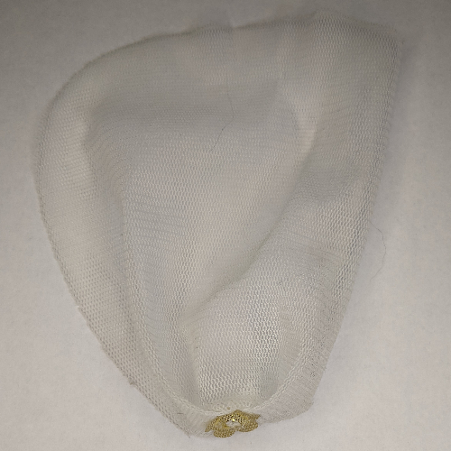 Belville, voile avec fleur d'or (Belville, Veil with Gold Flower)