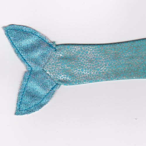 Belville, queue de poisson, adulte avec des nageoires bleues moyennes, des taches bleues moyennes, motif imprimé argenté (Belville, Fishtail, Adult with Medium Blue Fins, Medium Blue Spots, Silver Overlay Print)