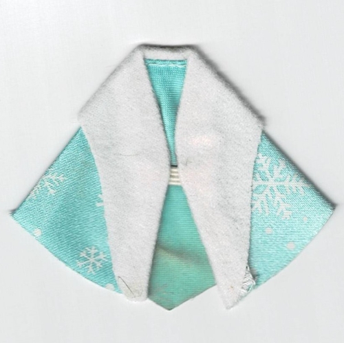 Belville, Fourrure de châle avec motif imprimé flocon de neige (Belville, Shawl Fur Trimmed with Snowflake Print)