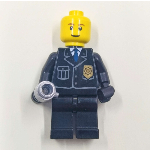 Minifigurine Assemblage complet, Policier, Lampe de poche lumineuse (Minifig Complete Assembly, Policeman, Light Up Flashlight)