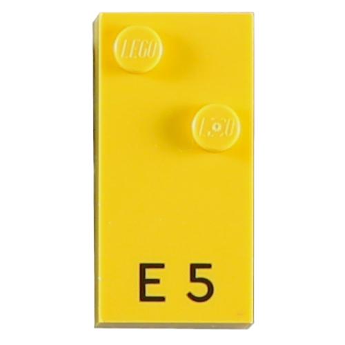 Visuel indicatif Rebrickable de Braille brique 2 x 4 avec 2 motifs imprimés tenons ⠑ et 'E 5' (Braille Brick 2 x 4 with 2 Studs ⠑ and 'E 5' Print)