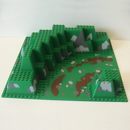Visuel indicatif Rebrickable de Socle surélevé 32 x 32 canyon avec motif imprimé de saleté brune et de roches grises (Baseplate Raised 32 x 32 Canyon with Brown Dirt and Gray Rocks Print)