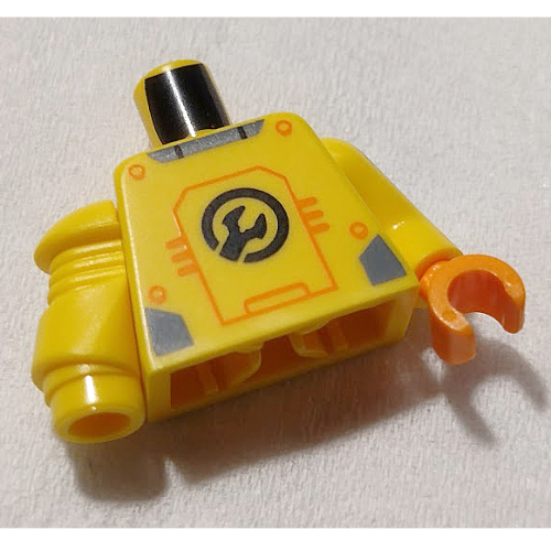 Clé à torse, avertissement d'électricité, motif imprimé lignes oranges, bras gauche jaune avec motif imprimé s noir, main orange, bras droit mécanique jaune (Torso Wrench, Electricity Warning, Orange Lines Print, Yellow Left Arm with Black S Print, Orange Hand, Yellow Mechanical Right Arm)