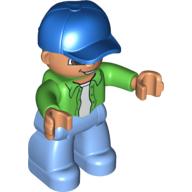 Visuel indicatif Rebrickable de Figurine Duplo avec casquette bleue, avec chemise à manches longues vert vif sur chemise blanche - jambes bleues moyennes (Duplo Figure with Cap Blue, with Bright Green Long Sleeve Shirt over White Shirt - Medium Blue Legs)