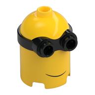 Tête de minifigurine Spécial, Minion, Haut, Lunettes à 2 yeux, motif : sourire (Minifig Head Special, Minion, High, 2-Eyed Goggles, Smile Print)