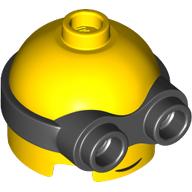 Visuel indicatif Rebrickable de Tête de minifigurine Spécial, Minion, Low, avec motif de lunettes à 2 yeux noir, motif : sourire (Minifig Head Special, Minion, Low, with Black 2-Eyed Goggles Pattern, Smile Print)