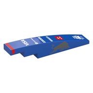 Visuel indicatif Rebrickable de Brique incurvée 1 x 6 avec taureau argenté sur les côtés, bande rouge, blanc sponsors motif imprimé (Brick Curved 1 x 6 with Silver Bull On Sides, Red Stripe, White Sponsors Print)