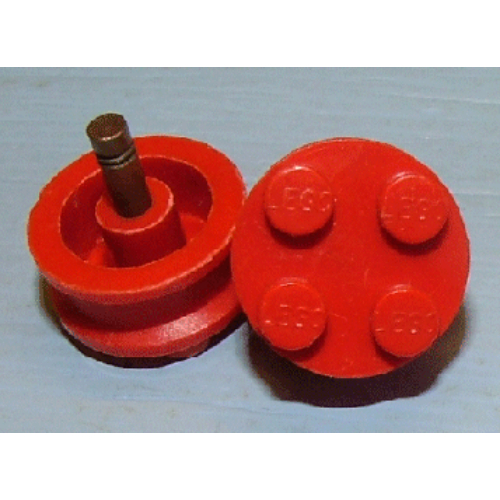 Visuel indicatif Rebrickable de Roue ancienne avec 4 tenons sans support intérieur (ancien logo LEGO) (Wheel Old with 4 Studs without inner Side Supports (Old Lego Logo))