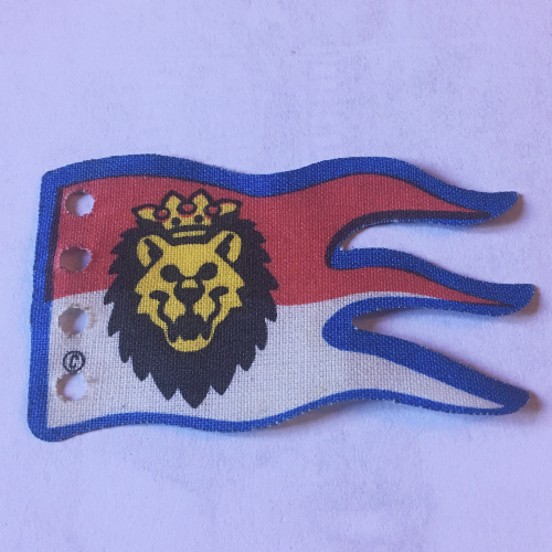 Visuel indicatif Rebrickable de Drapeau 8 x 5 vague avec tête de lion chevaliers royaux sur rouge/blanc (Flag 8 x 5 Wave with Royal Knights Lion Head on Red/White)