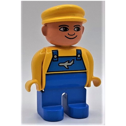 Visuel indicatif Rebrickable de Figurine Duplo, tôt, avec casquette plate jaune, jambes bleues, salopette bleue avec motif imprimé avion (Duplo Figure, Early, with Flat Cap Yellow, Blue Legs, Blue Overalls with Airplane Print)