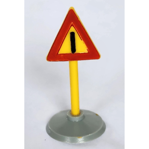Visuel indicatif Rebrickable de Vieux triangle de panneau de route avec le modèle générique imprimé d'avertissement et type 1 base (Road Sign Old Triangle with Generic Warning Print & Type 1 Base)
