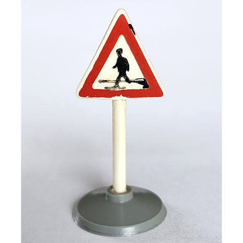 Visuel indicatif Rebrickable de Panneau routier vieux triangle avec homme croisant motif imprimé & type 1 base (Road Sign Old Triangle with Man Crossing Print & Type 1 Base)