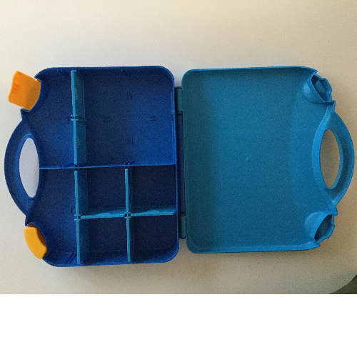 Étui de rangement, avec coins arrondis, couvercle azur foncé, verrous jaunes (Storage Case, with Rounded Corners, Dark Azure Lid, Yellow Latches)