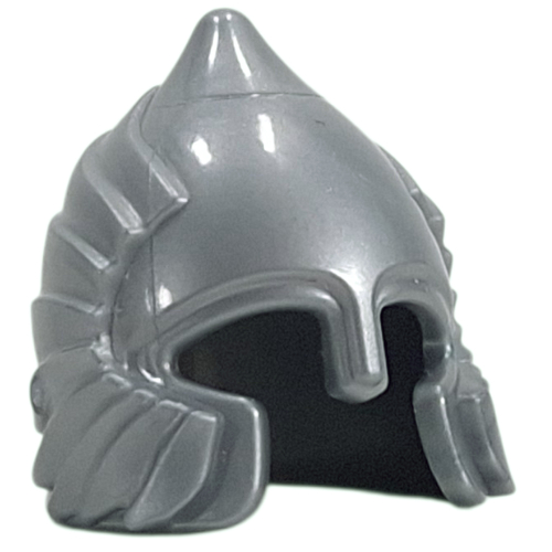 Casque, Château / Fantaisie avec ailes sculptées (Helmet, Castle / Fantasy with Sculpted Wings)
