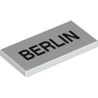 Visuel indicatif Rebrickable de Tuile 2 x 4 avec motif imprimé 'BERLIN' (Tile 2 x 4 with 'BERLIN' Print)