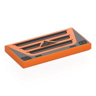 Visuel indicatif Rebrickable de Tuile 2 x 4 avec gril de voiture noir/argenté, motif imprimé emblème (Tile 2 x 4 with Black/Silver Car Grill, Emblem Print)