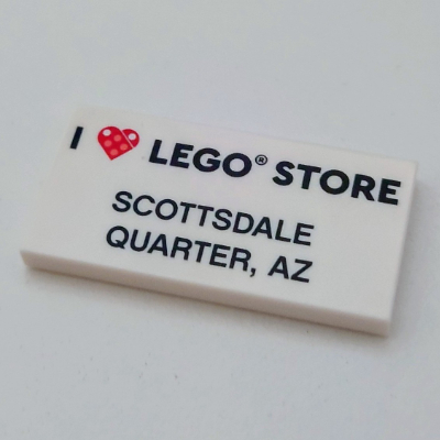 Visuel indicatif Rebrickable de Tuile 2 x 4 avec motif imprimé 'I Heart LEGO STORE Scottsdale Quarter, AZ' (Tile 2 x 4 with 'I Heart LEGO STORE Scottsdale Quarter, AZ' Print)