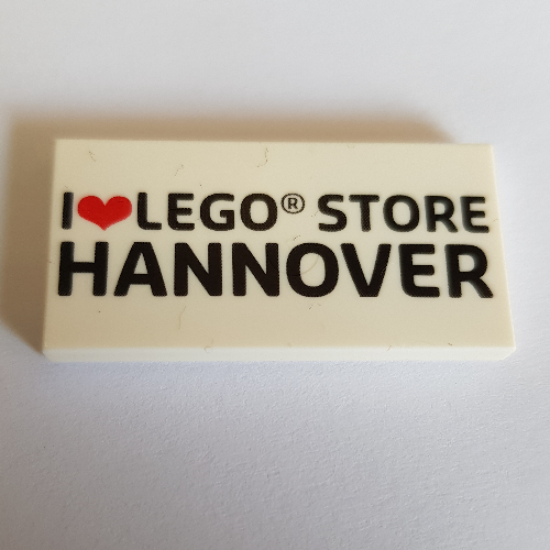 Visuel indicatif Rebrickable de Tuile 2 x 4 avec motif imprimé 'I heart LEGO STORE HANNOVER' (Tile 2 x 4 with 'I heart LEGO STORE HANNOVER' Print)