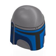 Casque Mandalorian avec Trous, bleu et bleu foncé imprimé et motif imprimé noir sur le côté droit (Helmet Mandalorian with Holes, Blue and Dark Blue Print and Black Print on the Right-hand Side)