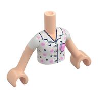 Torse de mini-poupée Fille avec chemise blanche, col, motif imprimé cœurs rose vif/bleu foncé, bras et mains nougat clair (Minidoll Torso Girl with White Shirt, Collar, Bright Pink/Dark Blue Hearts Print, Light Nougat Arms and Hands)