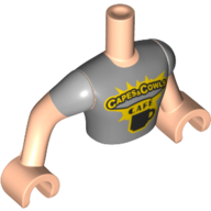 Torse de mini-poupée T-chemise homme à manches courtes gris foncé, motif imprimé 'Capes&Cowls CAFE' et logo coupe, bras et mains nougat clair (Minidoll Torso Man with Dark Gray Short Sleeves T-Shirt, 'Capes&Cowls CAFE' and Cup Logo Print, Light Nougat Arms and Hands)