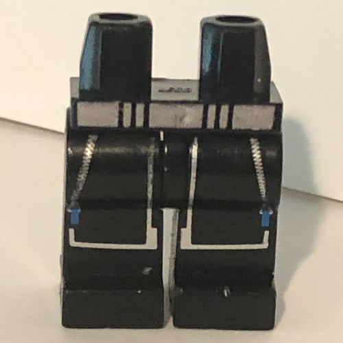 Visuel indicatif Rebrickable de Bassin et jambes noires avec fermetures éclair argentées et tirettes bleues, pas de bretelles motif imprimé (Hips and Black Legs with Silver Zippers and Blue Pulls, No Straps Print)