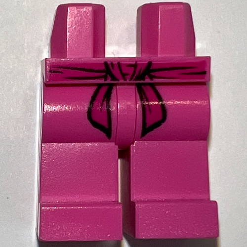 Bassin et jambes rose foncé avec motif imprimé ceinture magenta (Hips and Dark Pink Legs with Magenta Belt Sash Print)