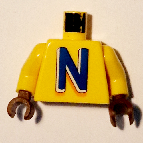 Visuel indicatif Rebrickable de Torse, grand 'N' imprimé (lapin de nesquik), bras jaunes, mains brunes (Torso, Large 'N' Print (Nesquik Bunny), Yellow Arms, Brown Hands)