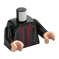 Torse, veste, panneaux rouge foncé, motif imprimé argent, bras noirs, mains nougat clair (Torso, Jacket, Dark Red Panels, Silver Trim Print, Black Arms, Light Nougat Hands)