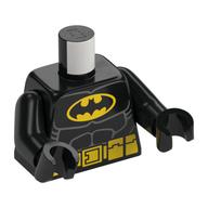 Torse, Batman logo avec des muscles et jaune utilitaire ceinture motif imprimé, bras et mains noirs (Torso, Batman Logo with Muscles and Yellow Utility Belt Print, Black Arms and Hands)