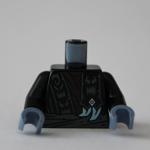 Torse, robes ninja, Signes gris bleuâtre foncé, Ceinture, motif : chemise brun foncé, bras noirs, mains bleu sable (Torso, Ninja Robes, Dark Bluish Grey Signs, Sash, Dark brown Shirt Print, Black Arms, Sand Blue Hands)