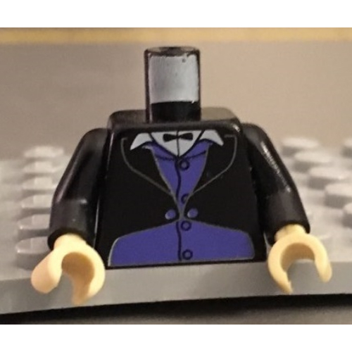 Visuel indicatif Rebrickable de Torse, veste smoking sur gilet violet et petit noeud papillon motif imprimé (gobelin), bras noirs, mains beiges (Torso, Tuxedo Jacket over Purple Vest and Small Bow Tie Print (Goblin), Black Arms, Tan Hands)