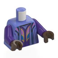 Visuel indicatif Rebrickable de Torse, robe ouverte bleu violet, bordure bleue, formes lavande/bleu sur chemise, motif imprimé de bordure dorée, bras pourpre foncé, mains brun terre d’ombre (Torso, Blue Violet Open Robe, Blue Trim, Lavender/Blue Shapes on Shirt, Gold Trim Print, Dark Purple Arms, Umber Brown Hands)
