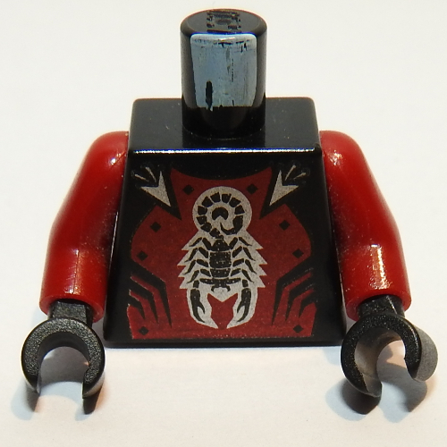 Torse, armure avec motif imprimé Scorpion, bras rouge foncé, mains noires (Torso, Armor with Scorpion Print, Dark Red Arms, Black Hands)