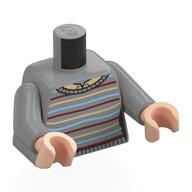 Torse, pull aux lignes jaune clair, rouge foncé et bleu sable, chemise beige, motif imprimé, bras gris bleuté clair, mains nougat clair (Torso, Sweater with Bright Light Yellow, Dark Red, and Sand Blue Lines, Tan Shirt, Print, Light Bluish Gray Arms, Light Nougat Hands)